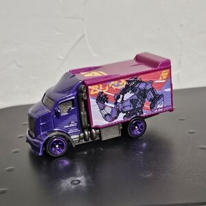 Hot Wheels Disney Hiway Hauler Buzz
